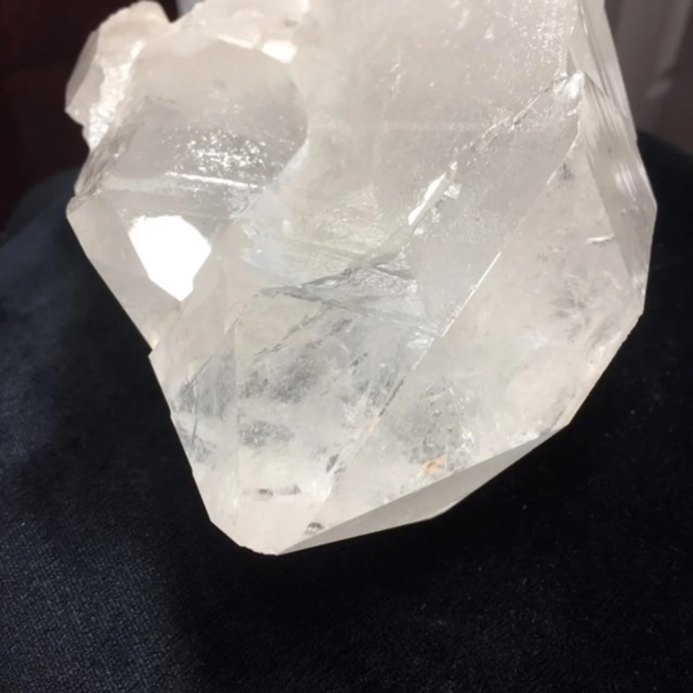 Quartz Large Crystal - Picture 7 of 8